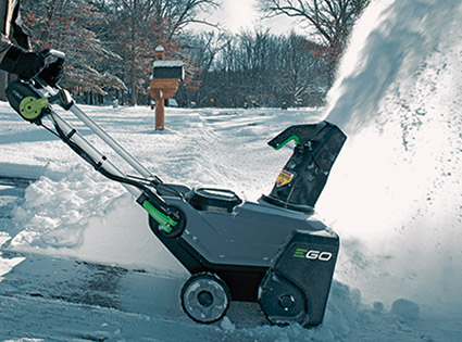 Cordless snow blowers