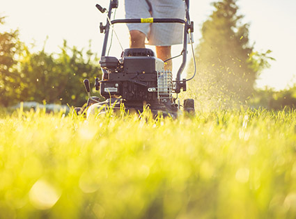 Cordless lawn mowers 